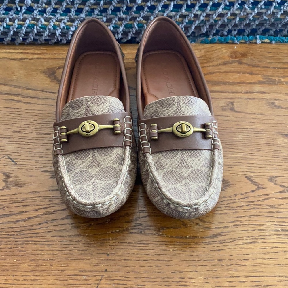 Coach flats